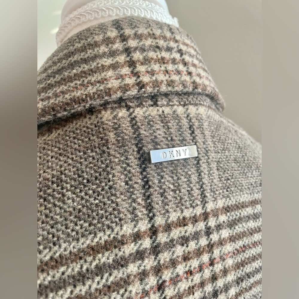 DKNY Wool check coat, brown color, size XS